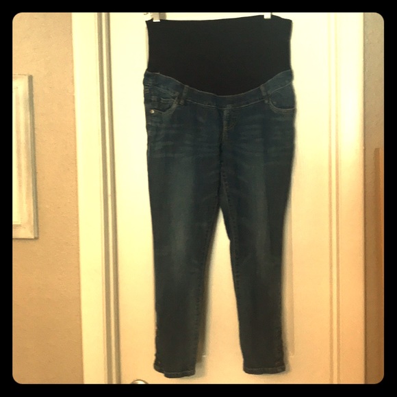 Maternity Capris - Picture 1 of 5